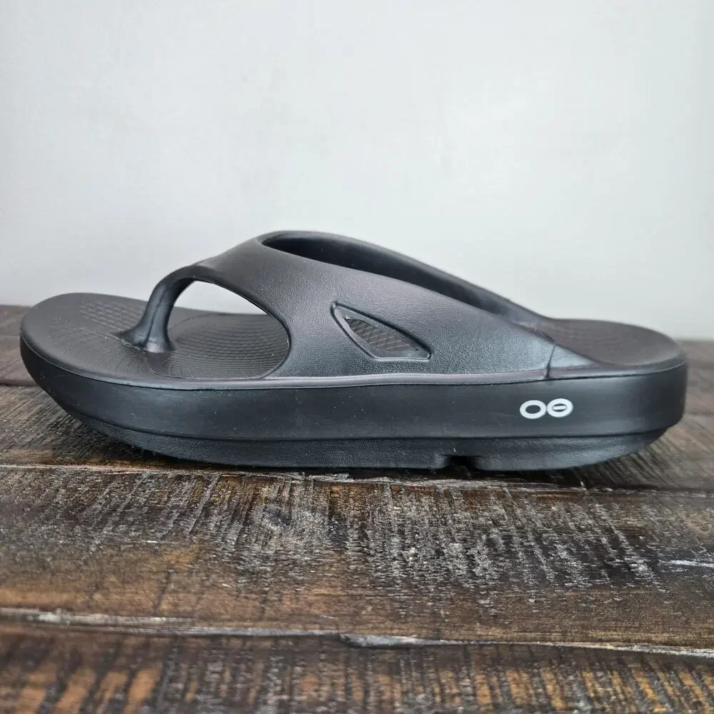 NEW Oofos Ooriginal Mens Size 11 Recovery Slip-On Comfort Flip Flop Sandal Black
